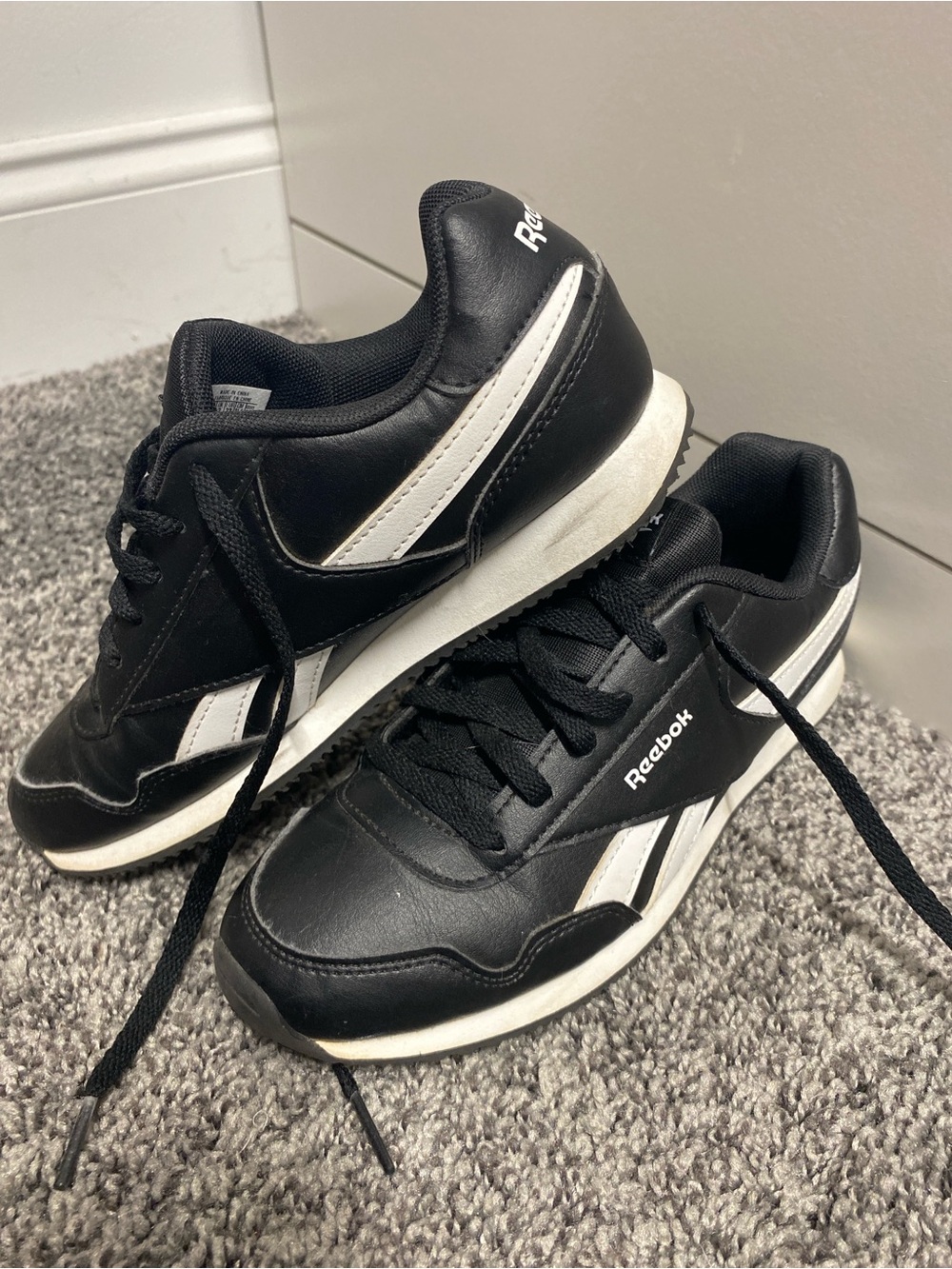Reebok Classic kids  Black & White Low-Top Sneakers